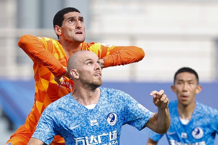  莱切主场遭遇黑色三分钟，连丢两球痛失好局